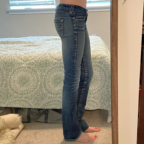 TRUE RELIGION denim jeans -- low rise -- size 26 - Picture 2 of 10